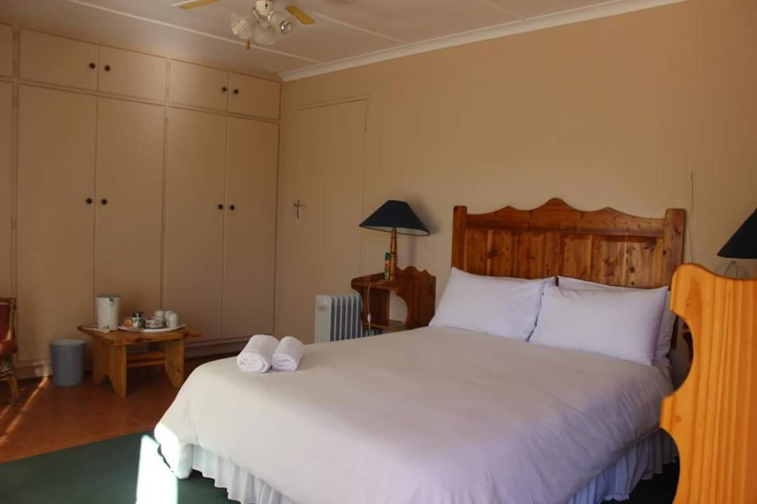 Lord Fraser Guest House Wepener Exteriör bild